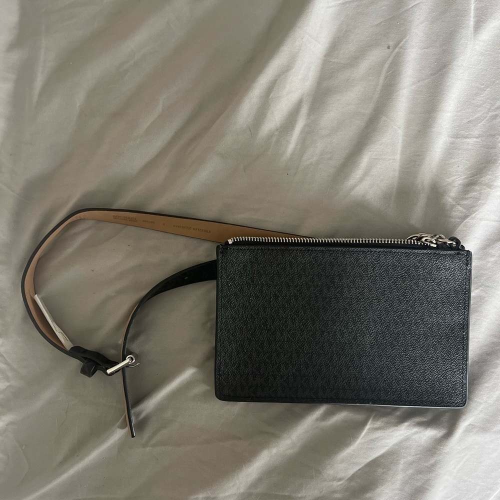 Michael Kors Belt Bag Black. Used once.